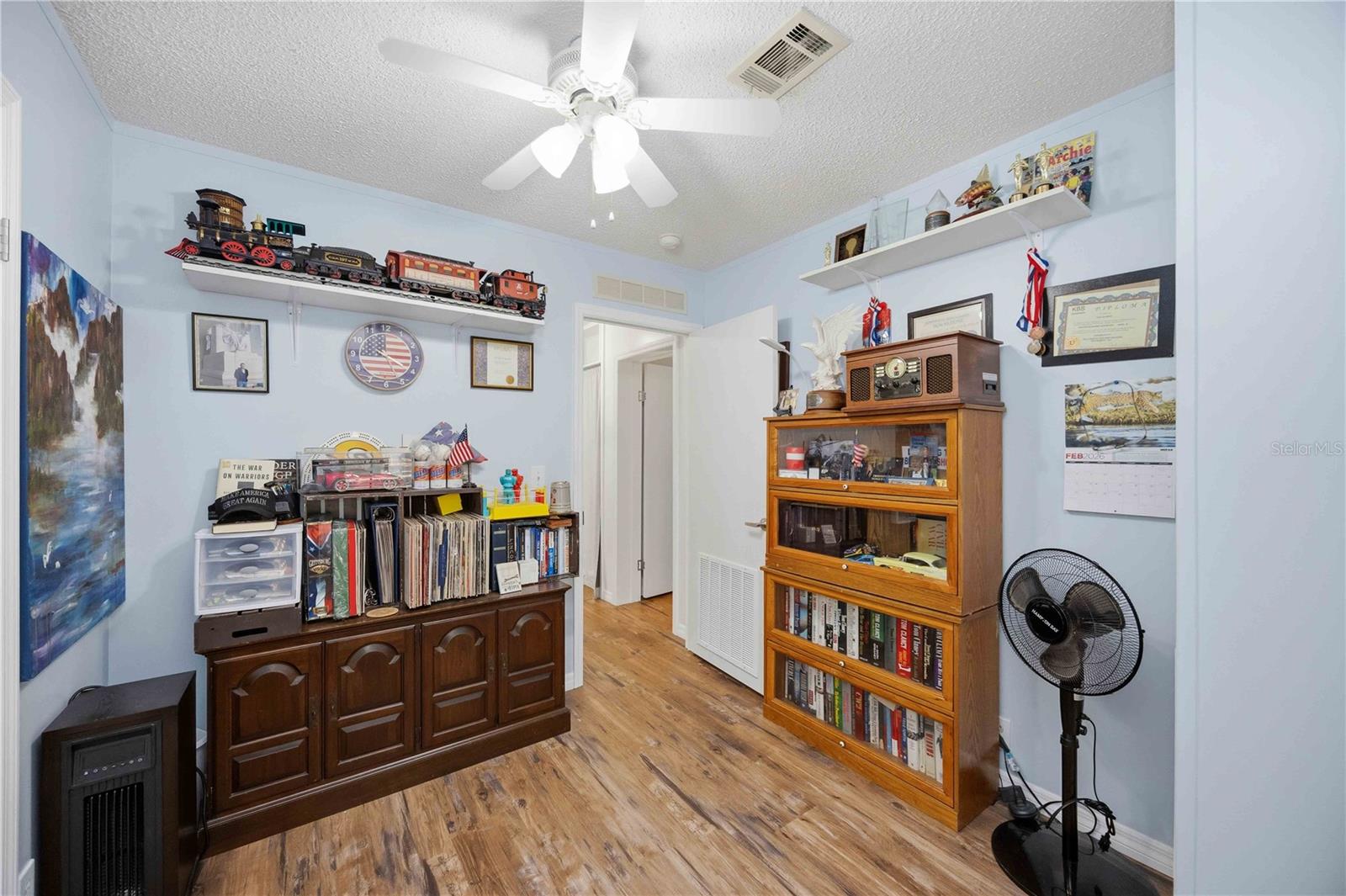 Image 18 of 33 For 10303 Burnt Store Road 97