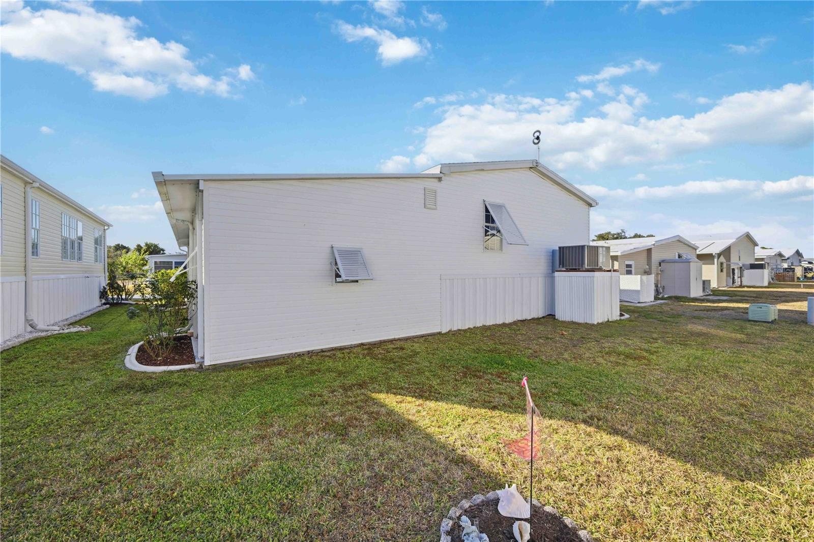 Image 29 of 33 For 10303 Burnt Store Road 97