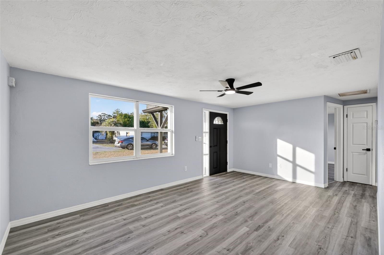 Image 5 of 21 For 4086 Arrowhead Avenue