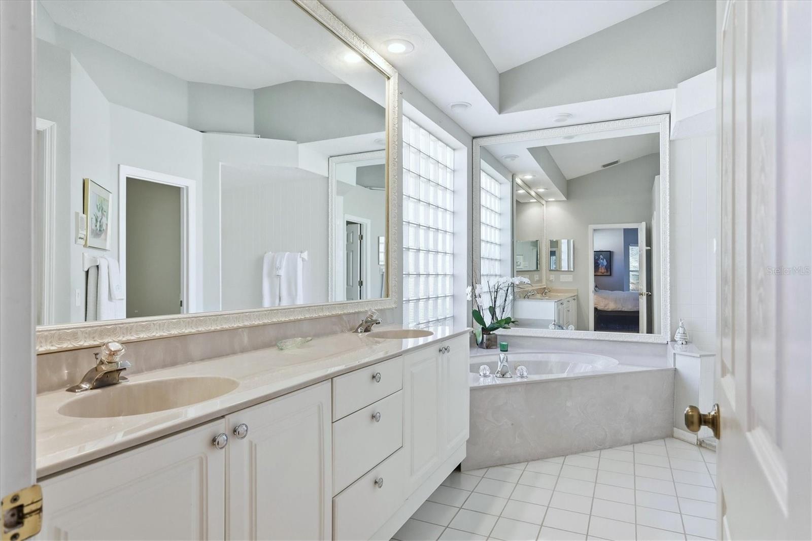 Image 20 of 52 For 6411 Berkshire Place