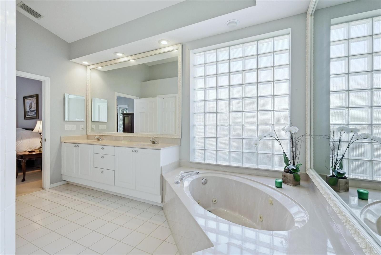 Image 21 of 52 For 6411 Berkshire Place