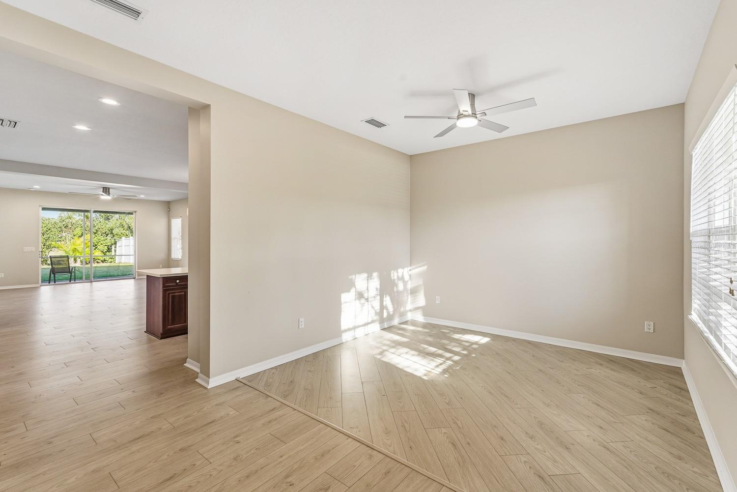 Image 4 of 22 For 1635 White Breeze Cove