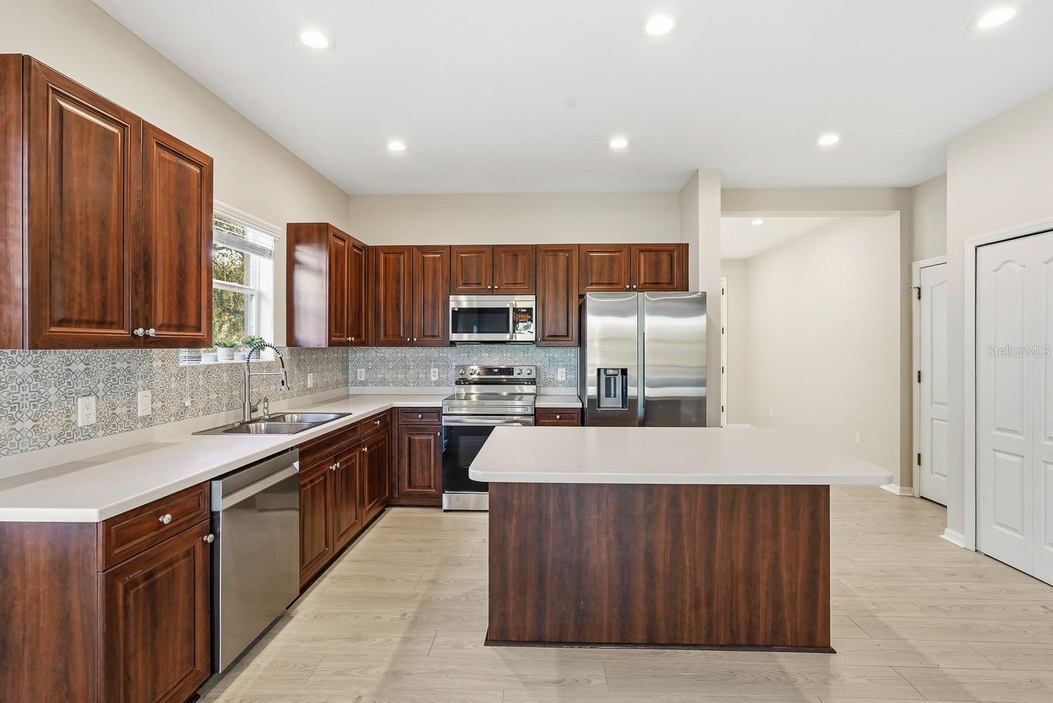 Image 7 of 22 For 1635 White Breeze Cove