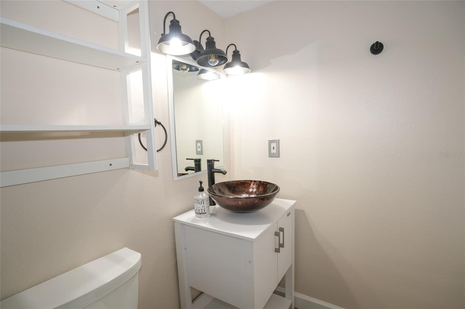 Image 12 of 22 For 3502 Lake Bayshore Drive K102