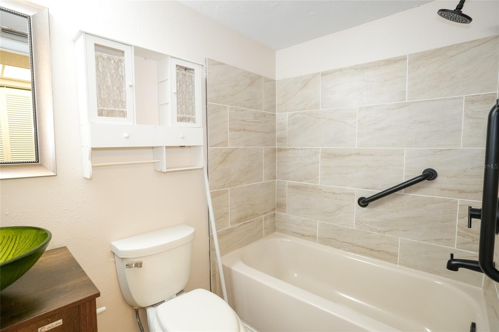 Image 7 of 22 For 3502 Lake Bayshore Drive K102