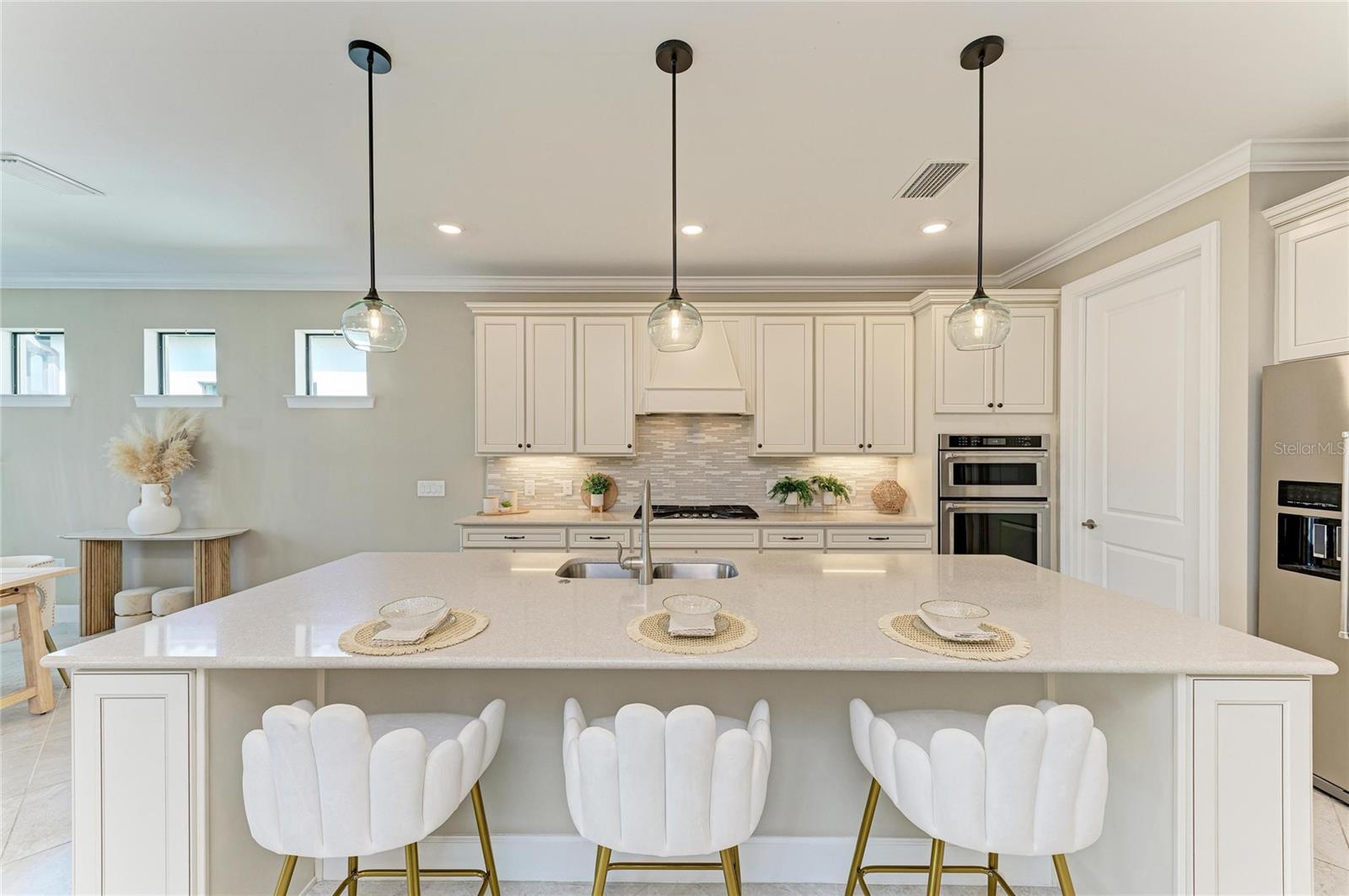 Image 16 of 75 For 7110 Gradford Court