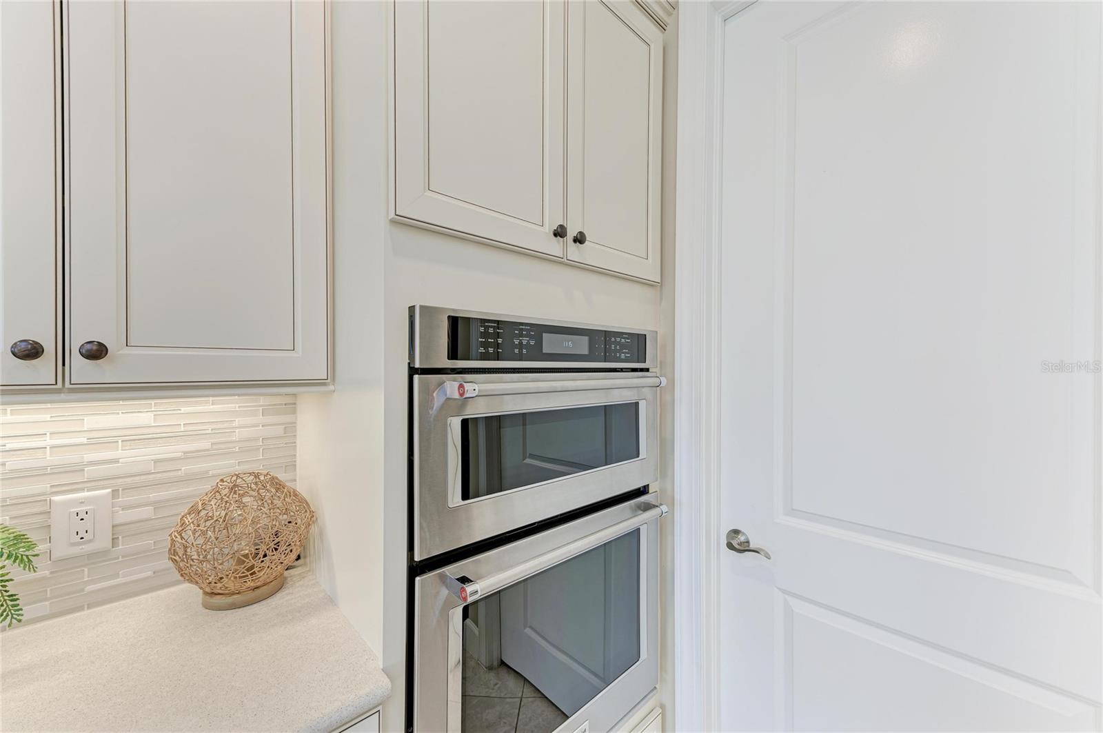 Image 21 of 75 For 7110 Gradford Court