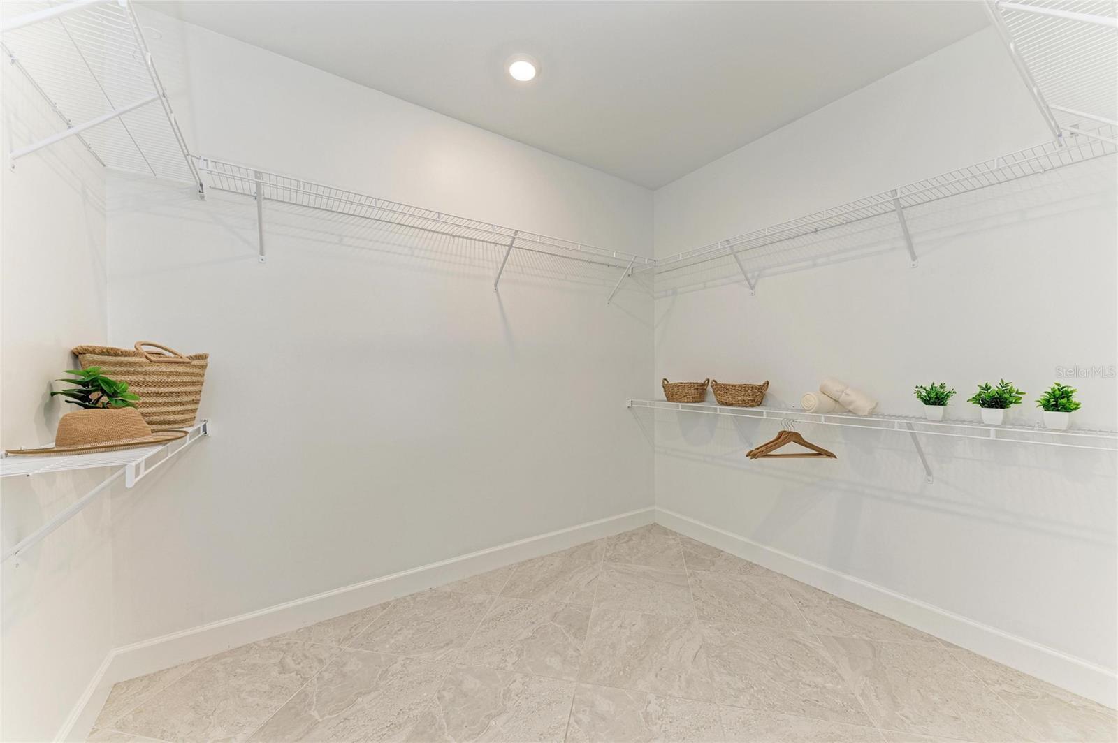 Image 29 of 75 For 7110 Gradford Court