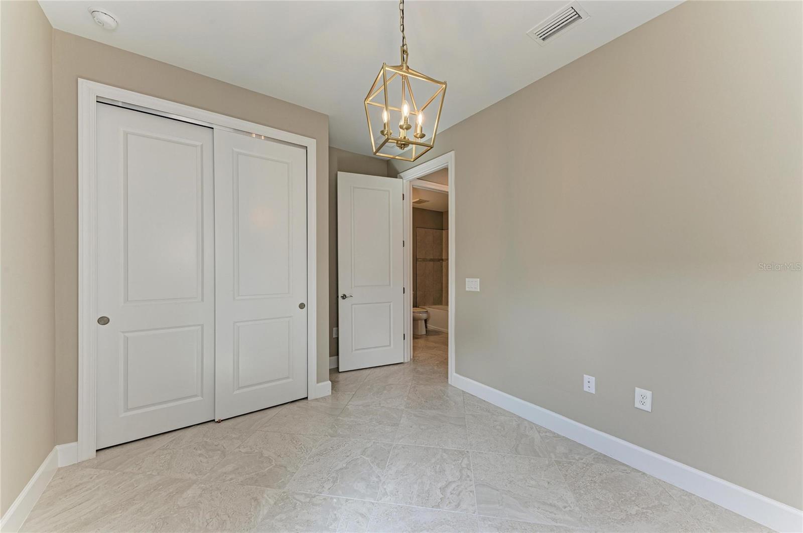 Image 31 of 75 For 7110 Gradford Court