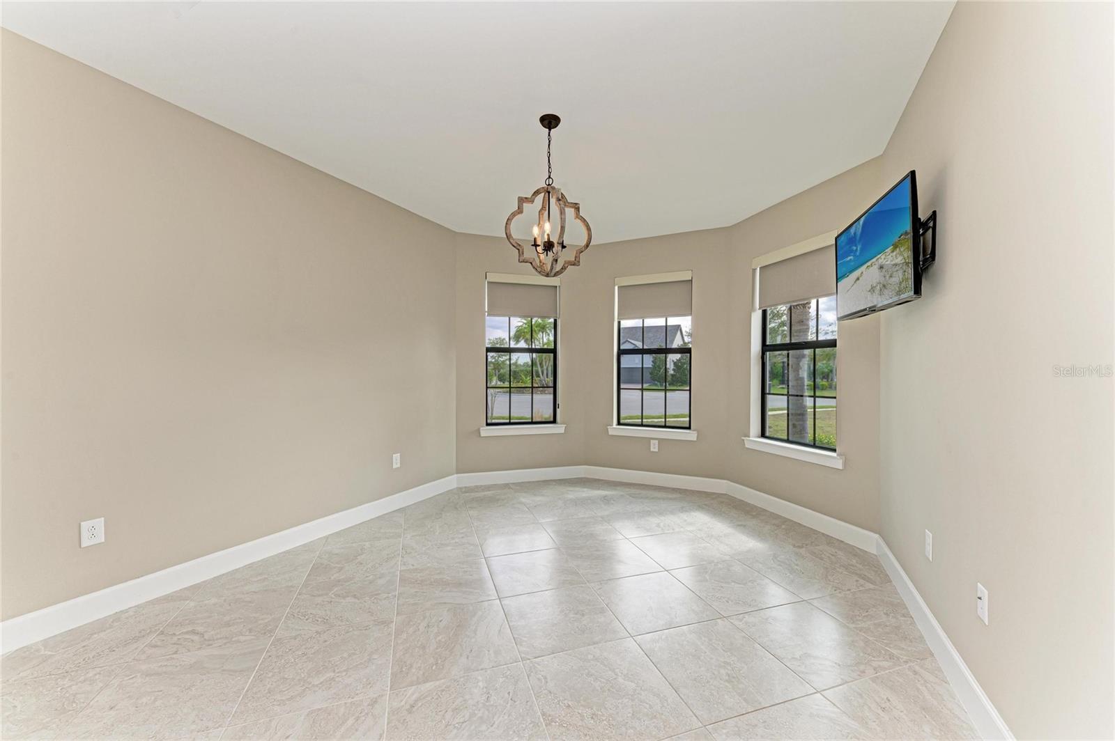 Image 37 of 75 For 7110 Gradford Court