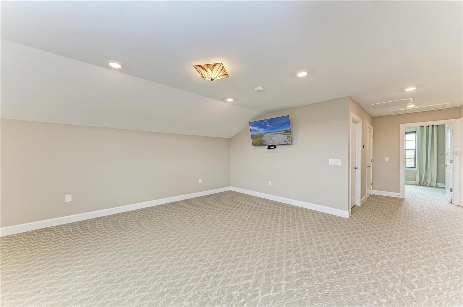 Image 42 of 75 For 7110 Gradford Court