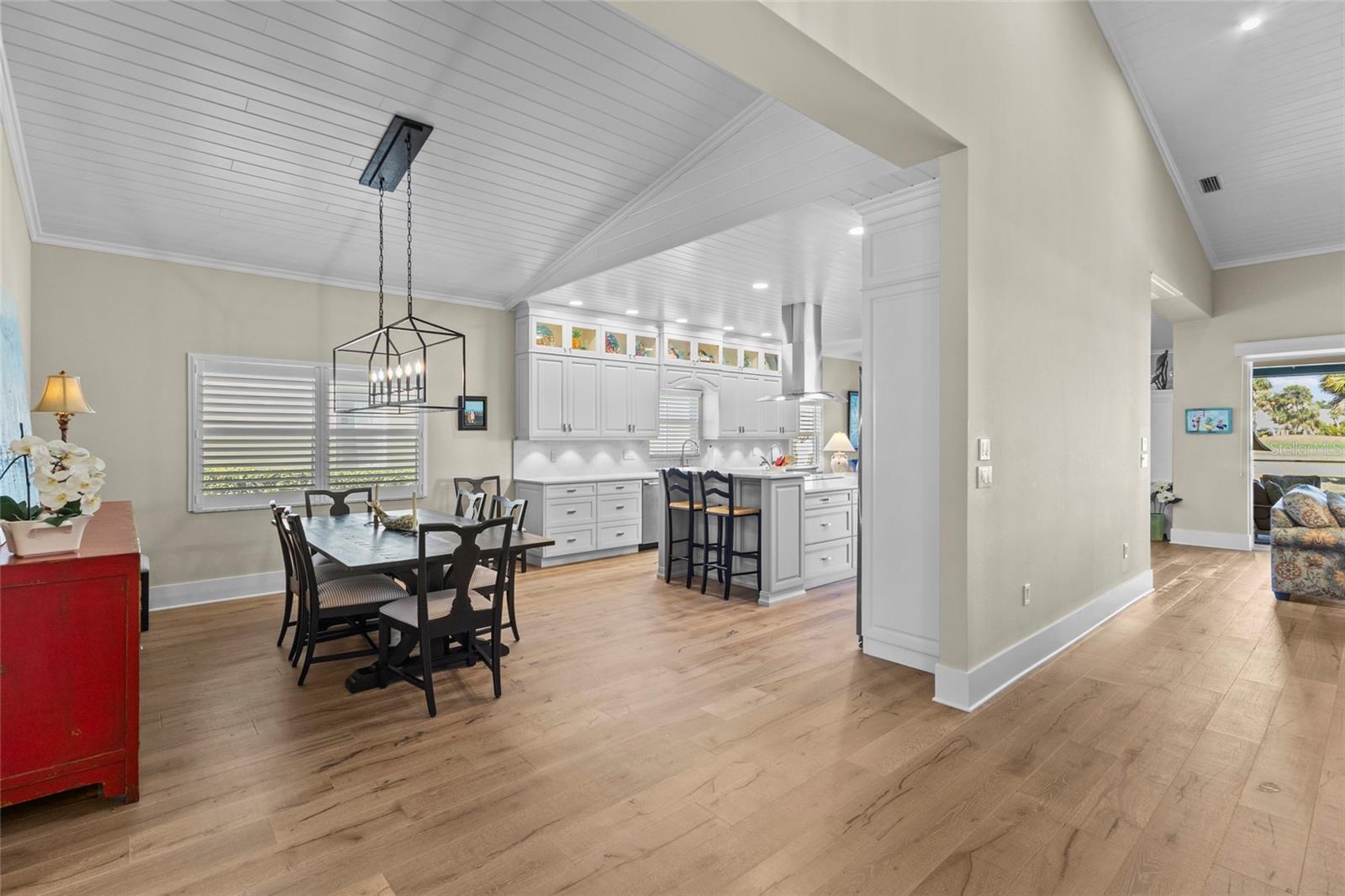 Listing photo id 8 for 7715 Calle Facil