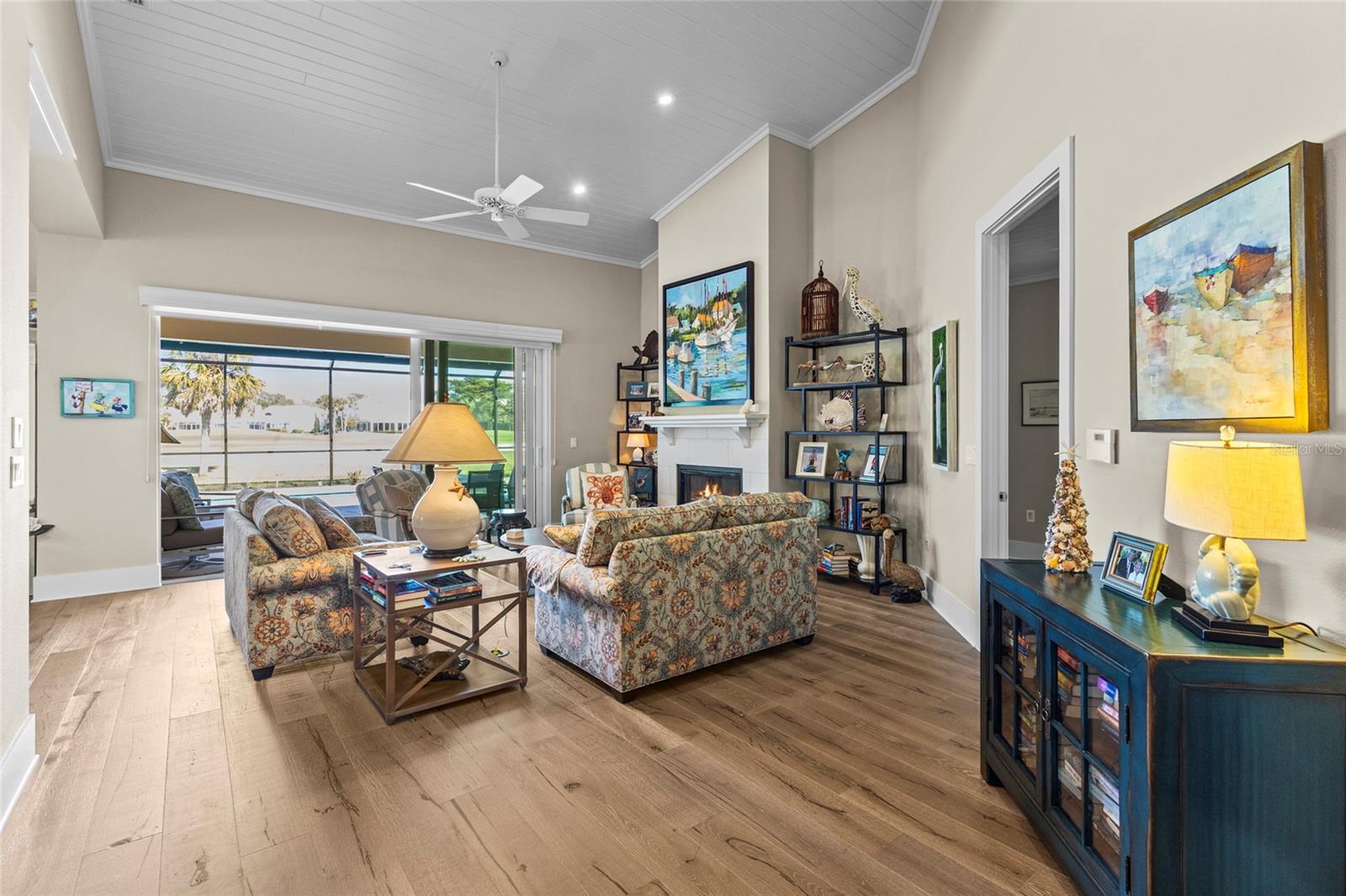 Listing photo id 10 for 7715 Calle Facil