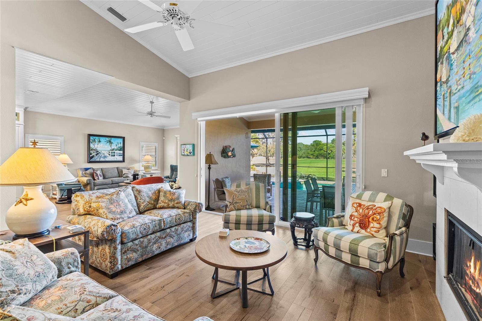 Listing photo id 12 for 7715 Calle Facil