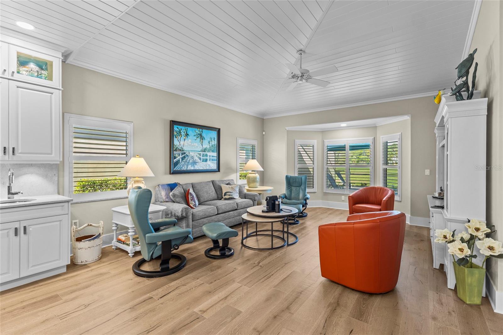 Listing photo id 13 for 7715 Calle Facil