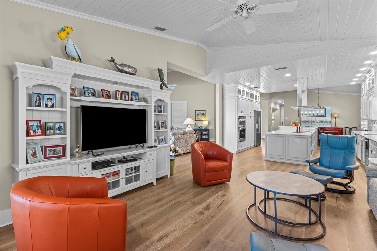 Listing photo id 15 for 7715 Calle Facil