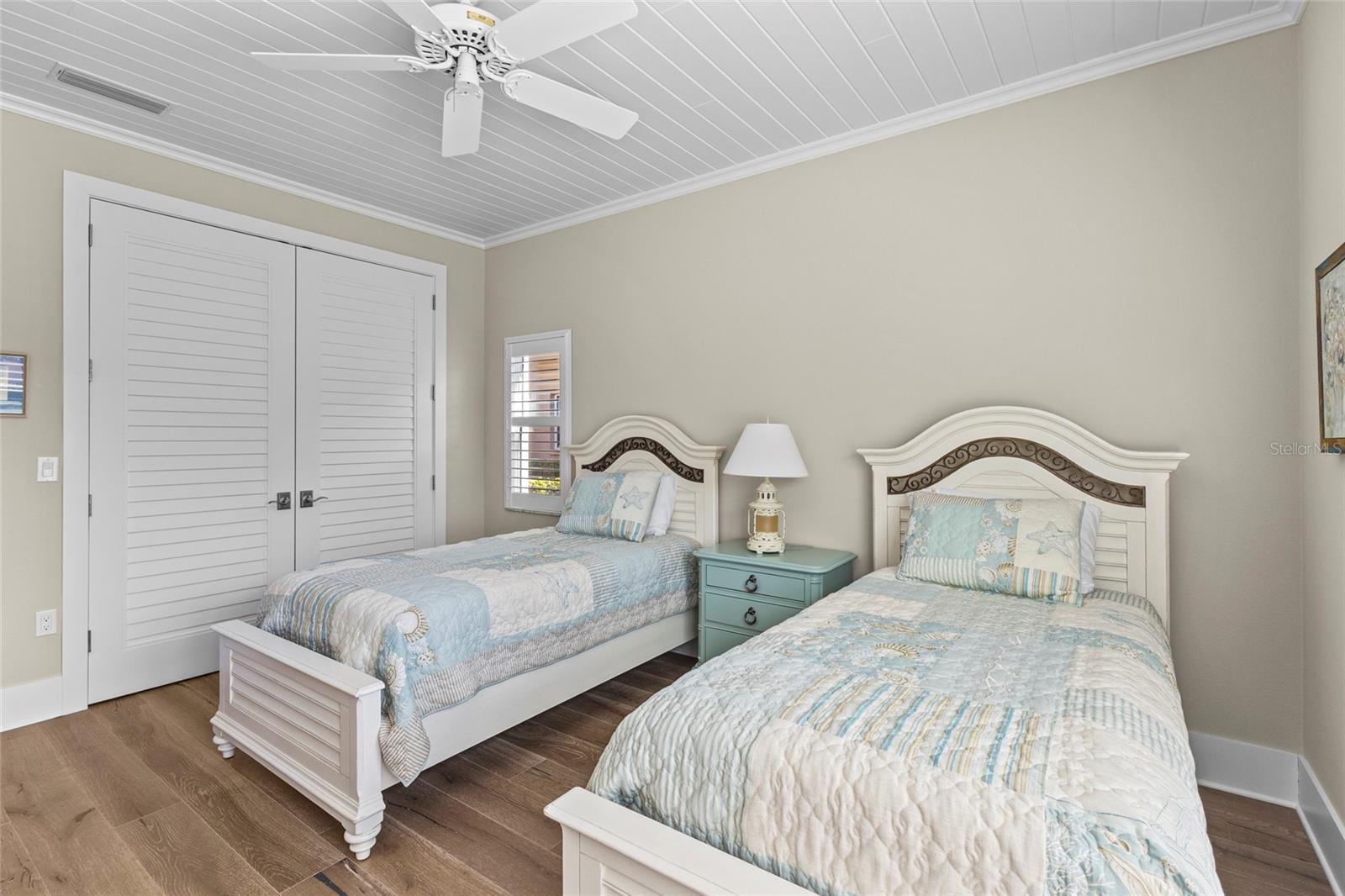 Listing photo id 26 for 7715 Calle Facil