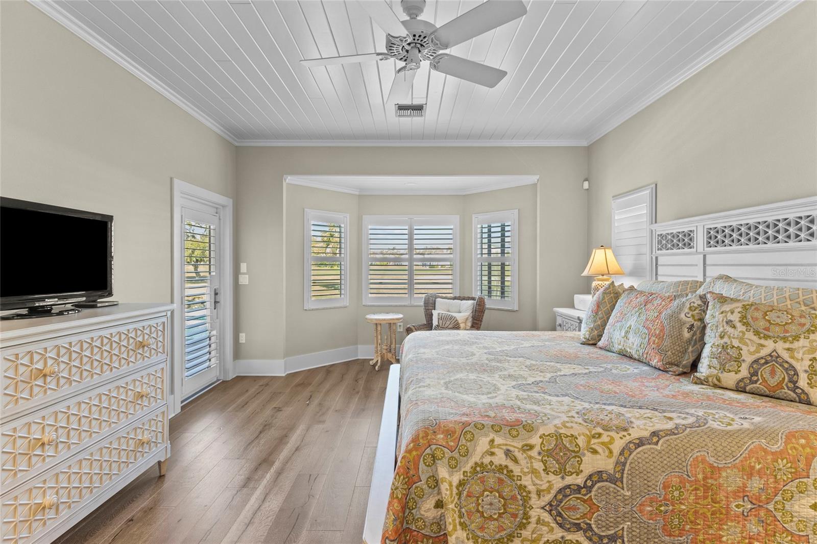 Listing photo id 30 for 7715 Calle Facil