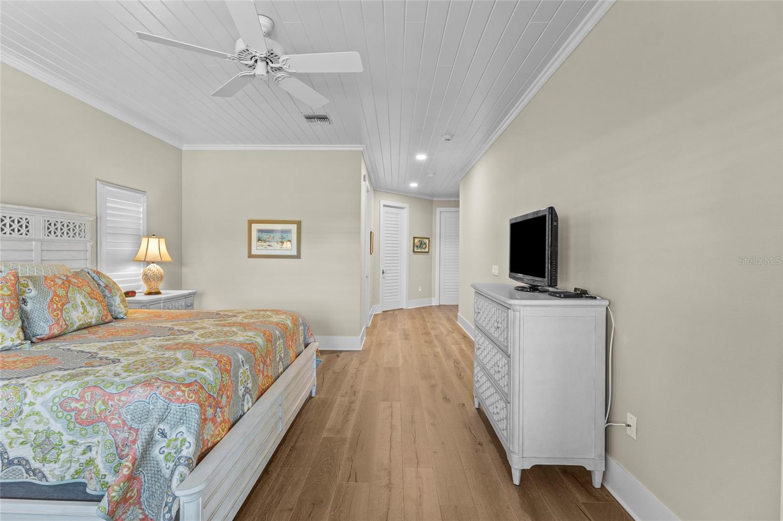 Listing photo id 31 for 7715 Calle Facil