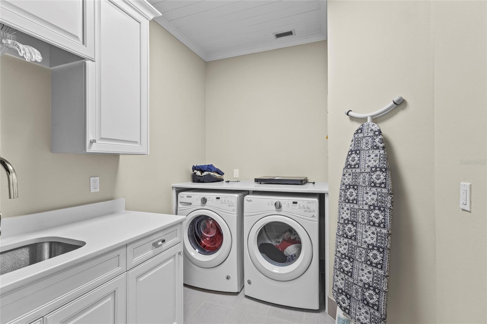 Listing photo id 37 for 7715 Calle Facil