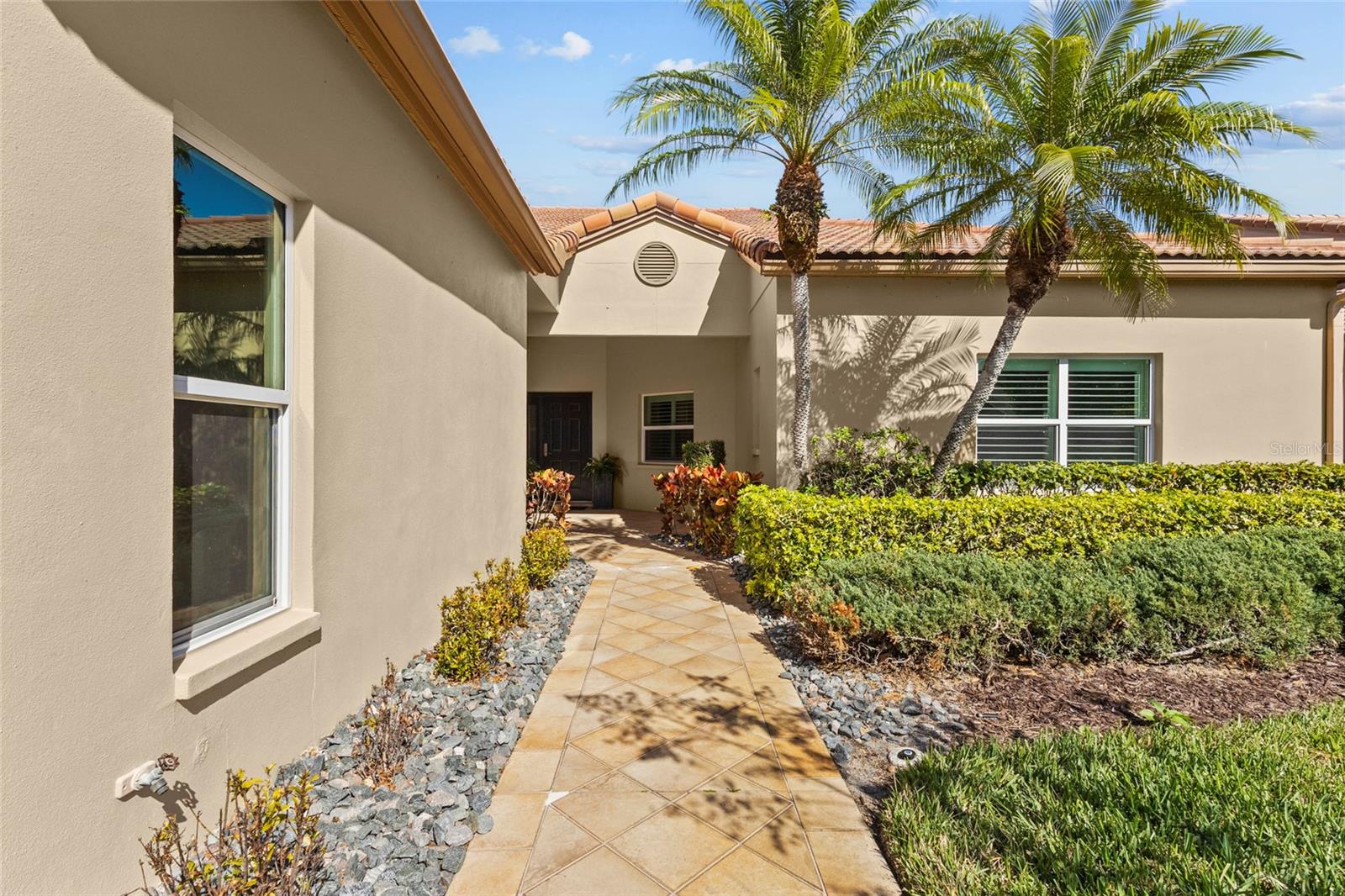 Listing photo id 2 for 7715 Calle Facil