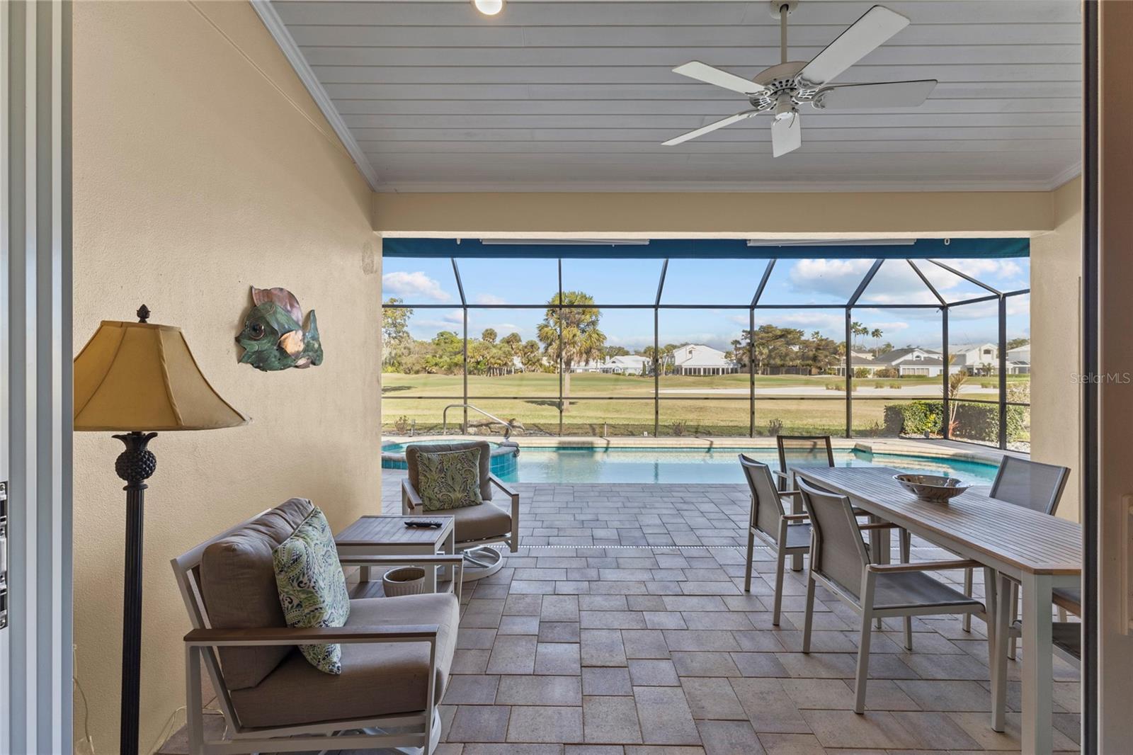 Listing photo id 40 for 7715 Calle Facil