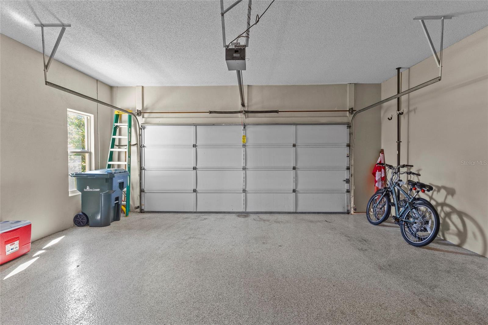 Listing photo id 49 for 7715 Calle Facil