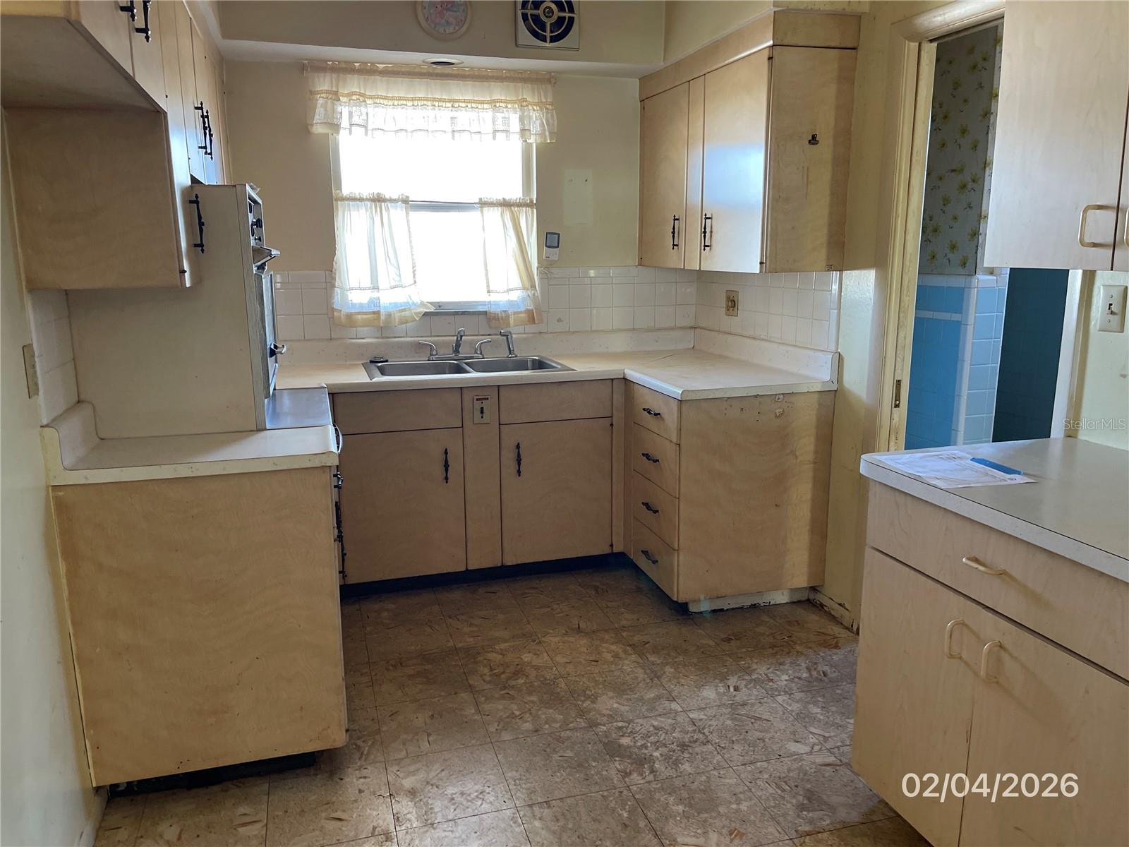 Image 6 of 12 For 1708 Cambridge Drive