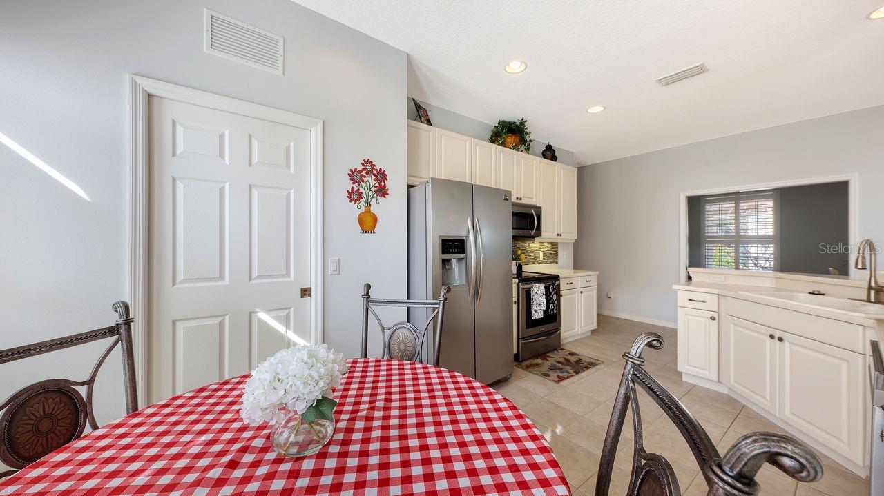 Image 16 of 76 For 7423 Sea Island Lane