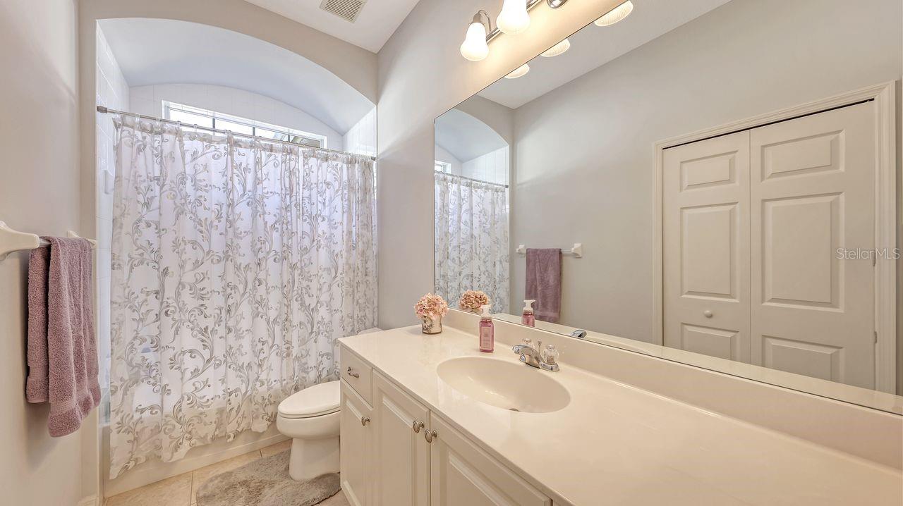 Image 25 of 76 For 7423 Sea Island Lane