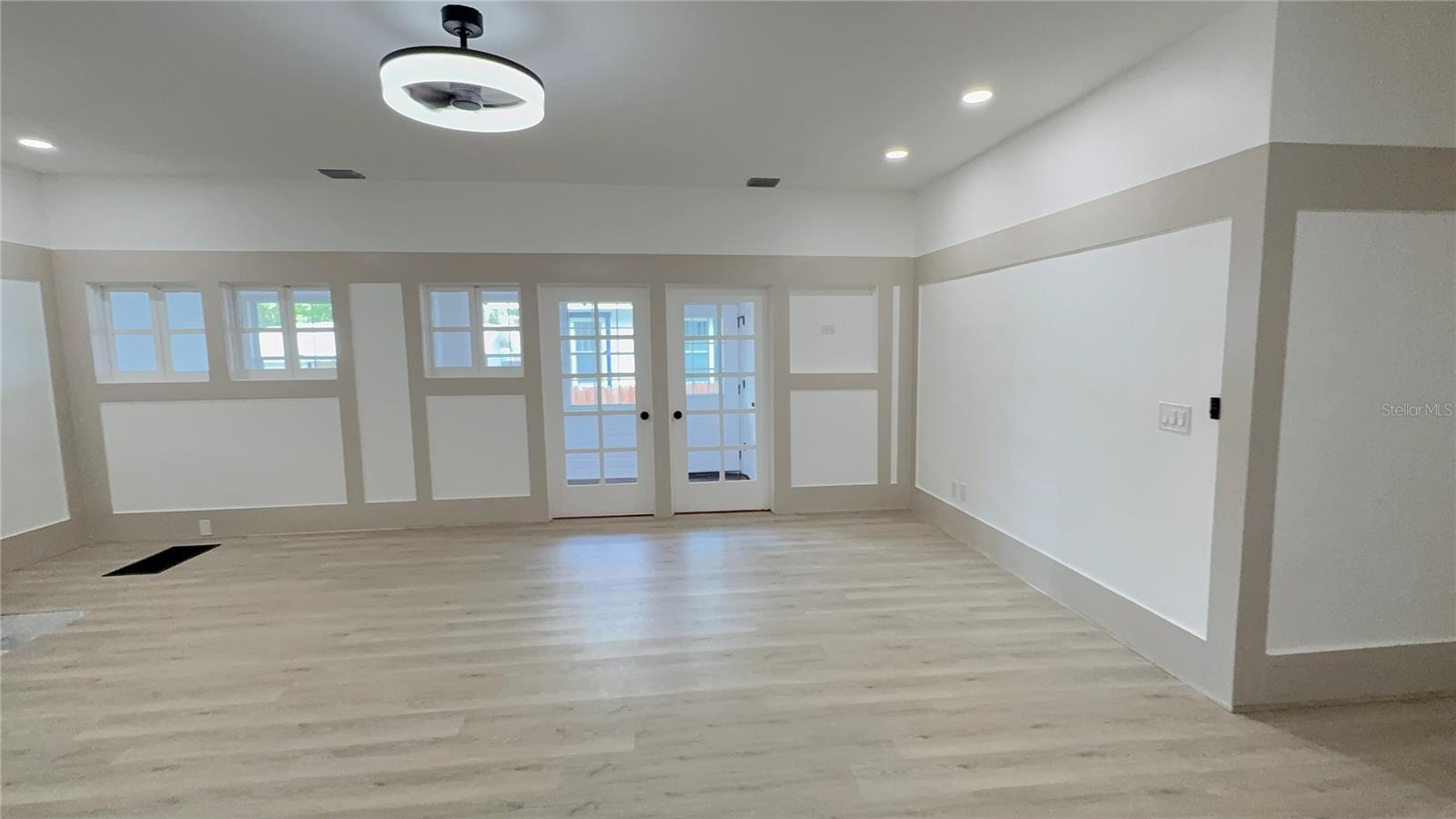 Listing photo id 18 for 1330 Cherry Street Ne