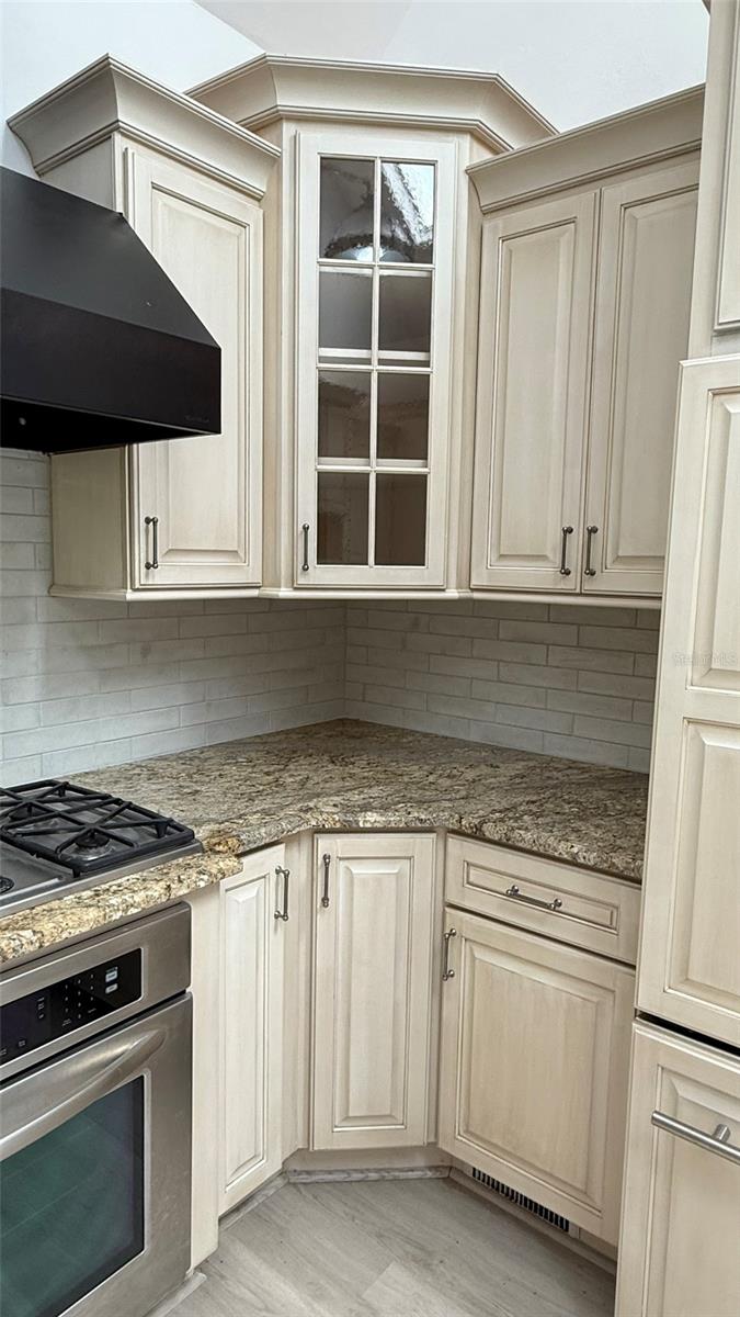 Listing photo id 36 for 1330 Cherry Street Ne