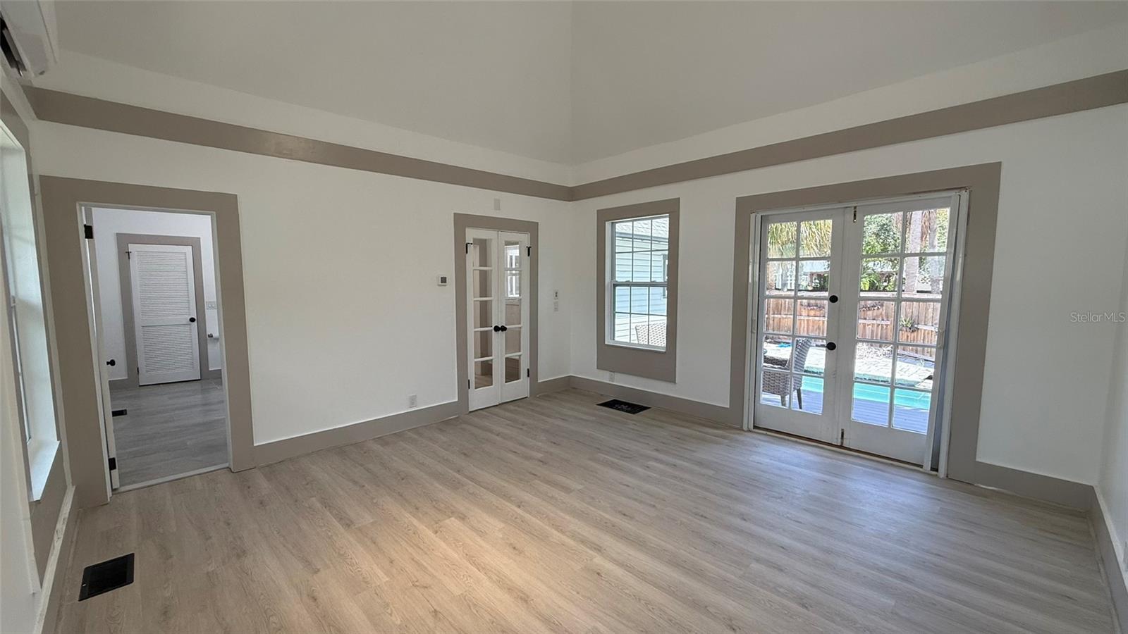 Listing photo id 47 for 1330 Cherry Street Ne