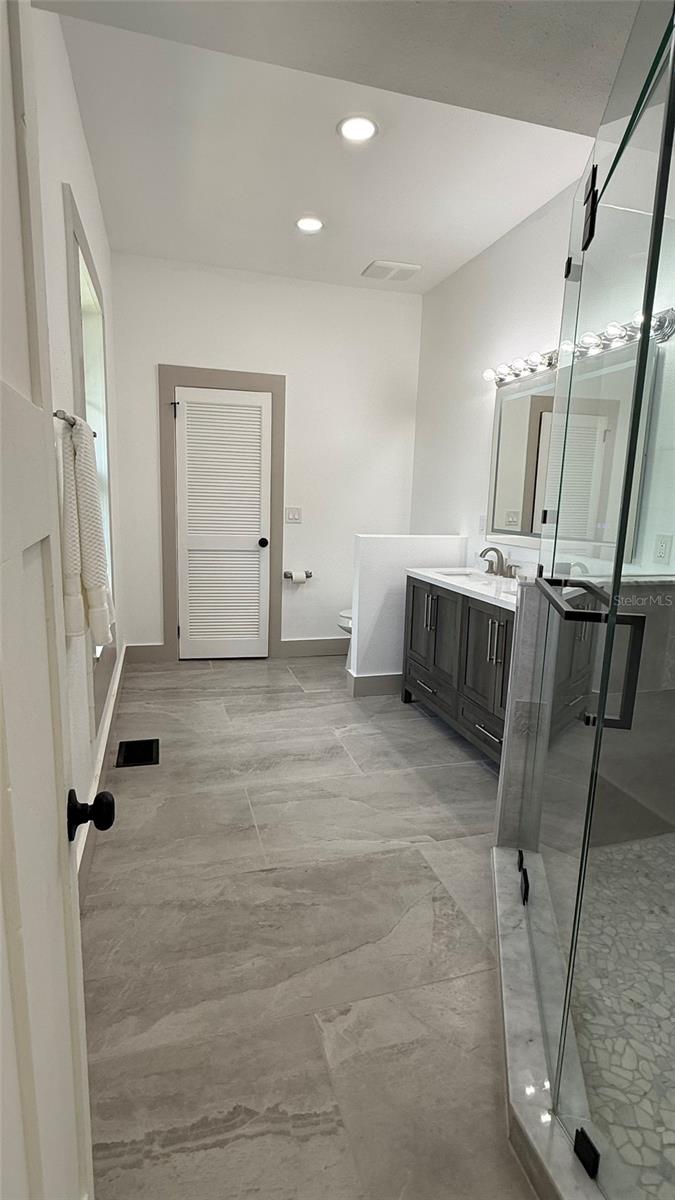 Listing photo id 49 for 1330 Cherry Street Ne