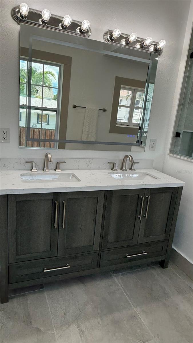 Listing photo id 51 for 1330 Cherry Street Ne