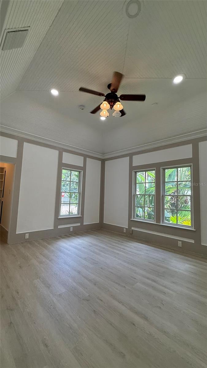 Listing photo id 64 for 1330 Cherry Street Ne