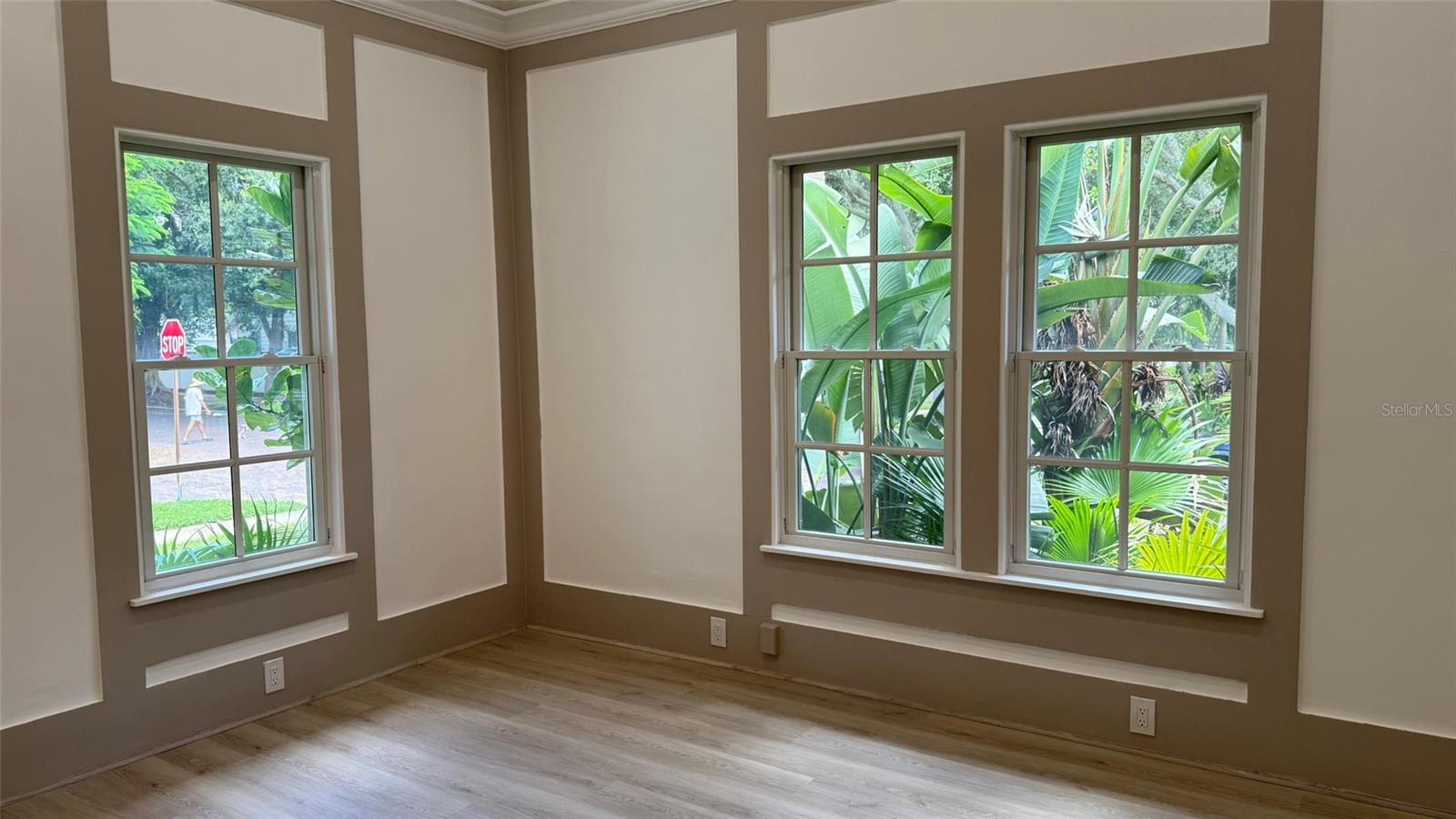 Listing photo id 71 for 1330 Cherry Street Ne