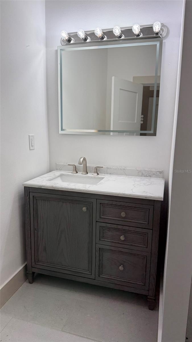 Listing photo id 82 for 1330 Cherry Street Ne