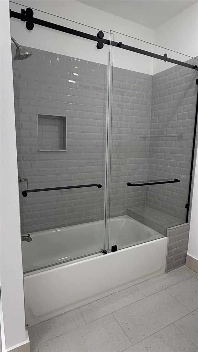 Listing photo id 83 for 1330 Cherry Street Ne