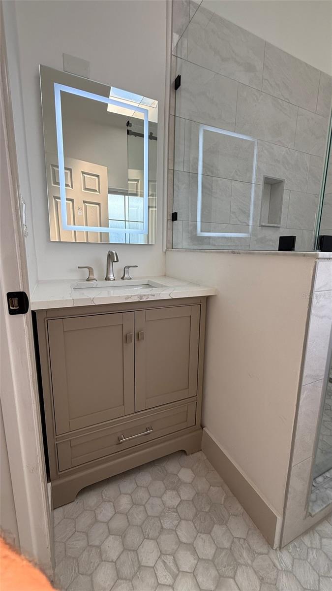 Listing photo id 91 for 1330 Cherry Street Ne