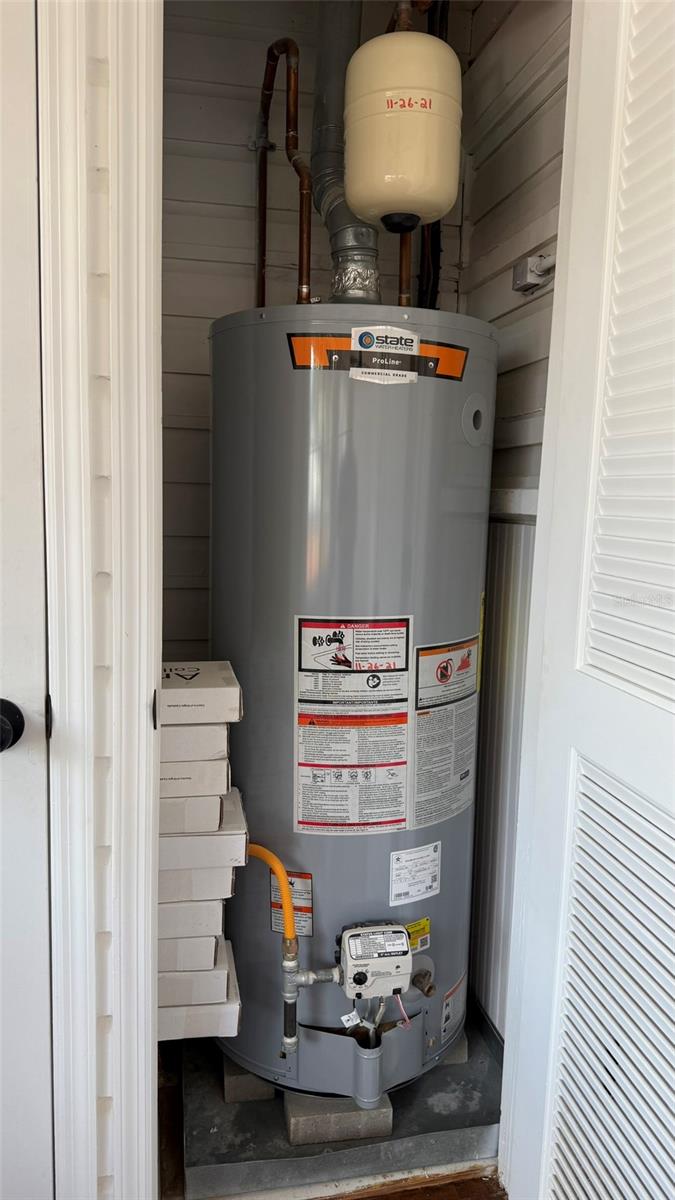 Listing photo id 96 for 1330 Cherry Street Ne