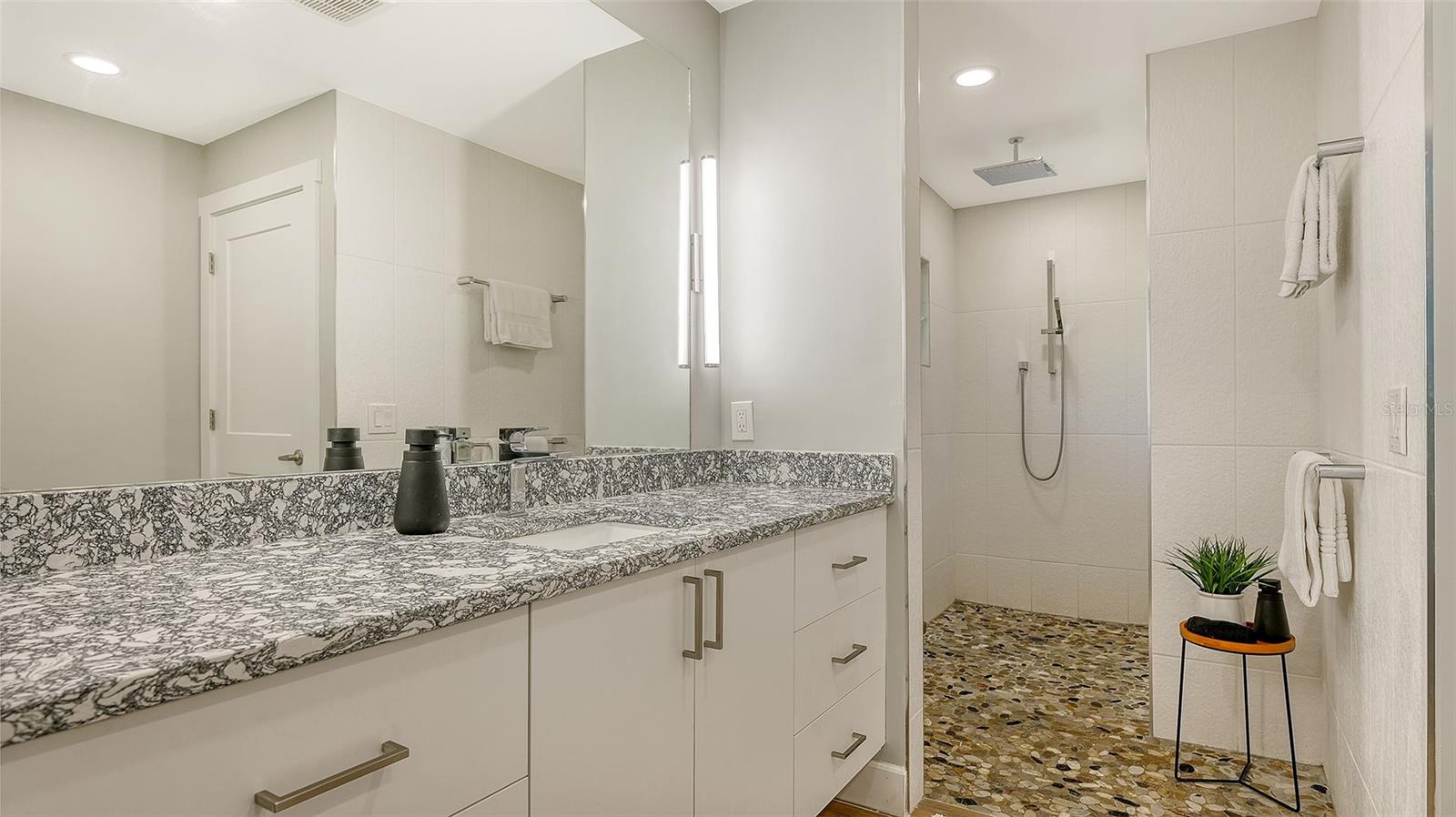 Image 24 of 51 For 1717 Field Road