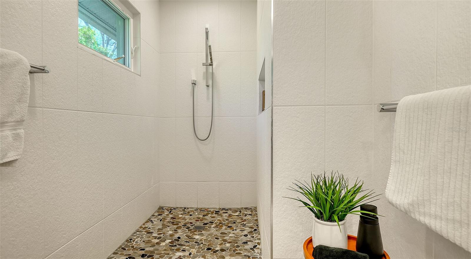 Image 25 of 51 For 1717 Field Road