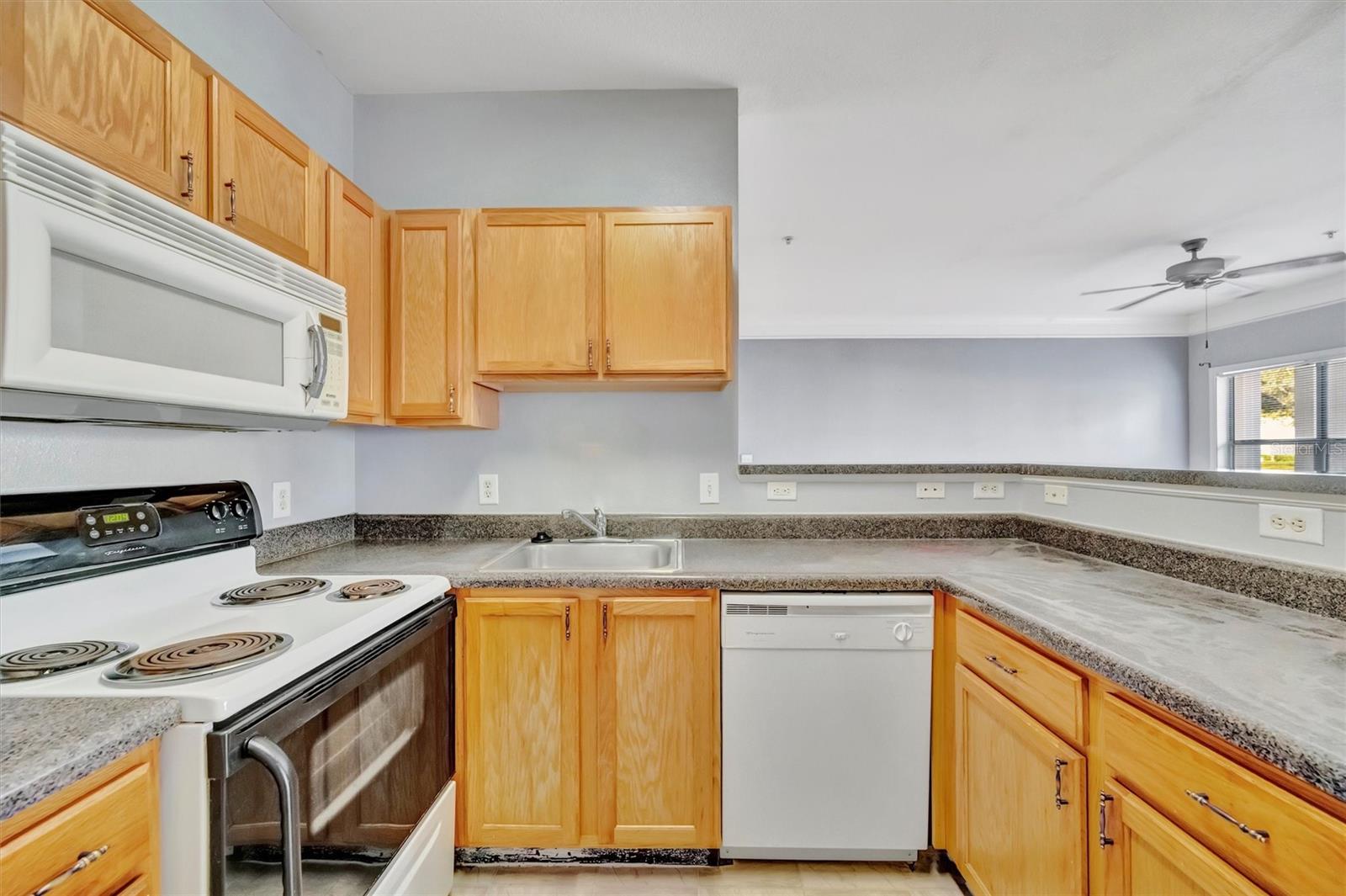 Image 7 of 36 For 4802 51st Street W 1313