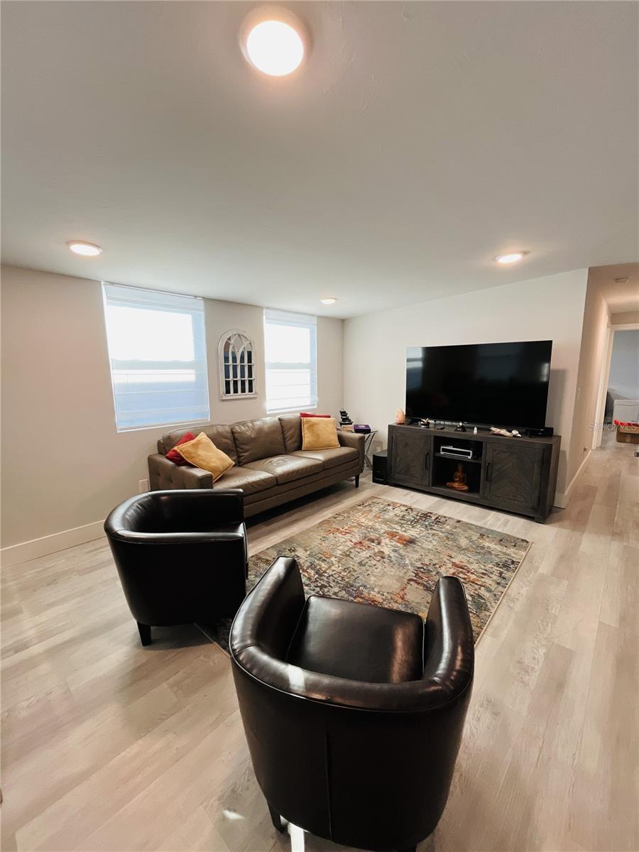 Image 10 of 49 For 6614 New Jersey Street