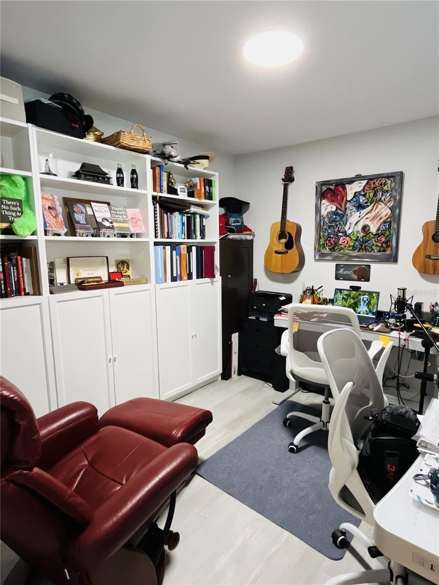 Image 26 of 49 For 6614 New Jersey Street