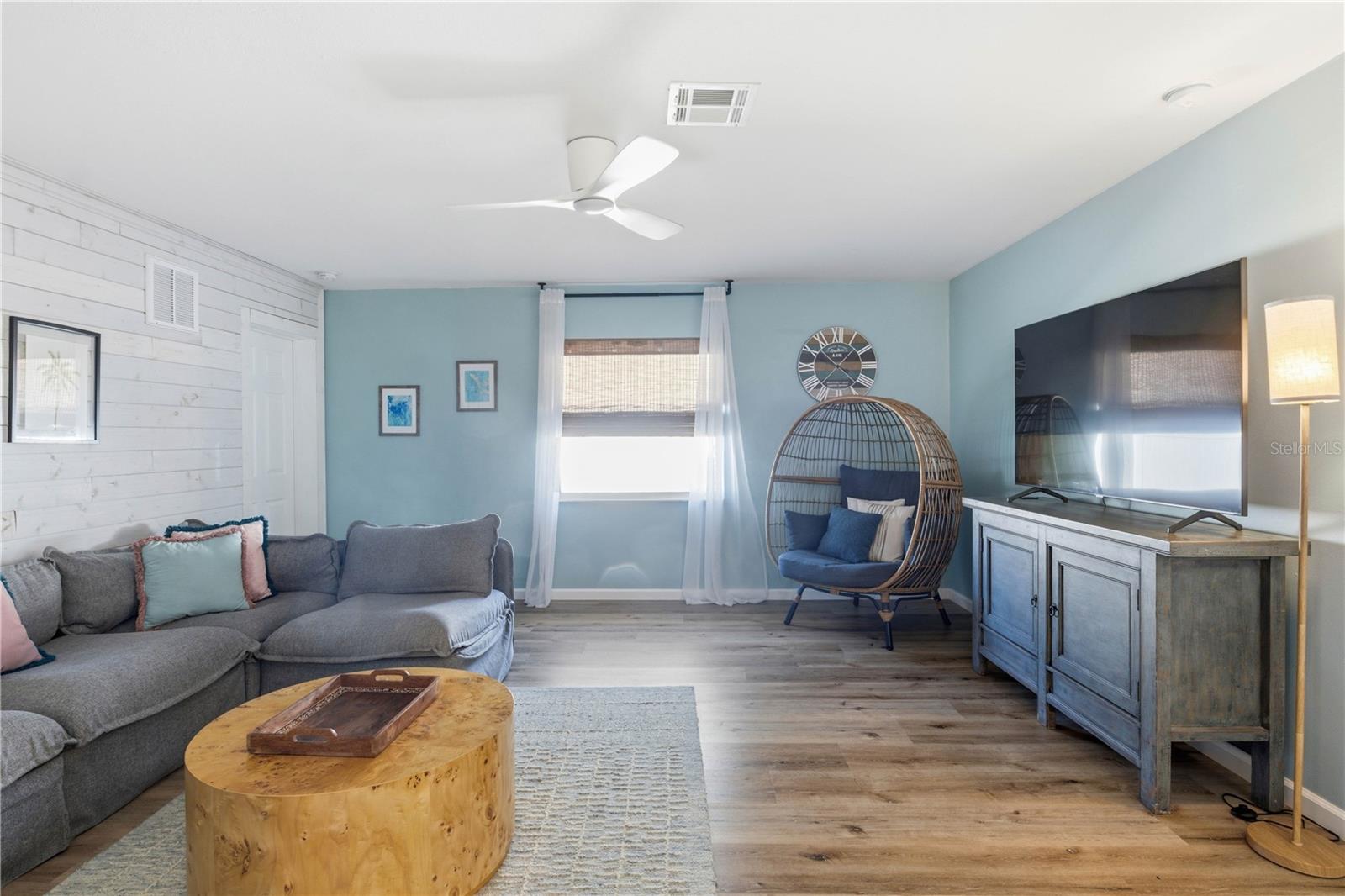 Image 16 of 52 For 205 Haverkos Court