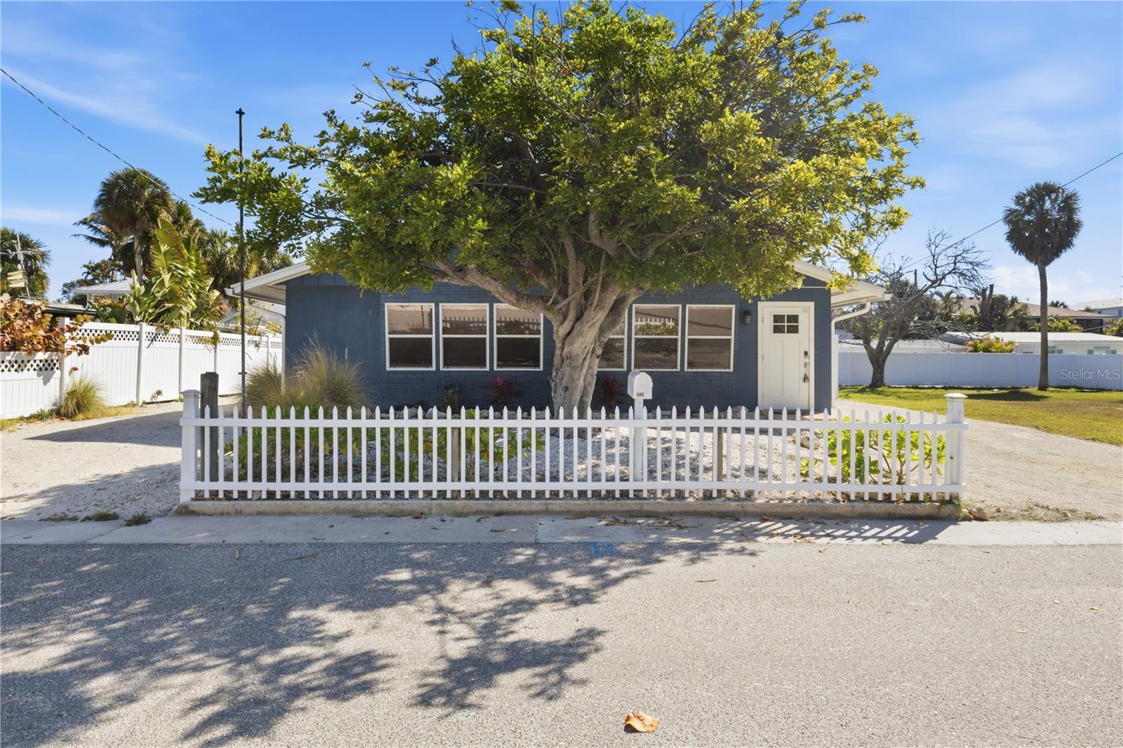 Image 39 of 52 For 205 Haverkos Court