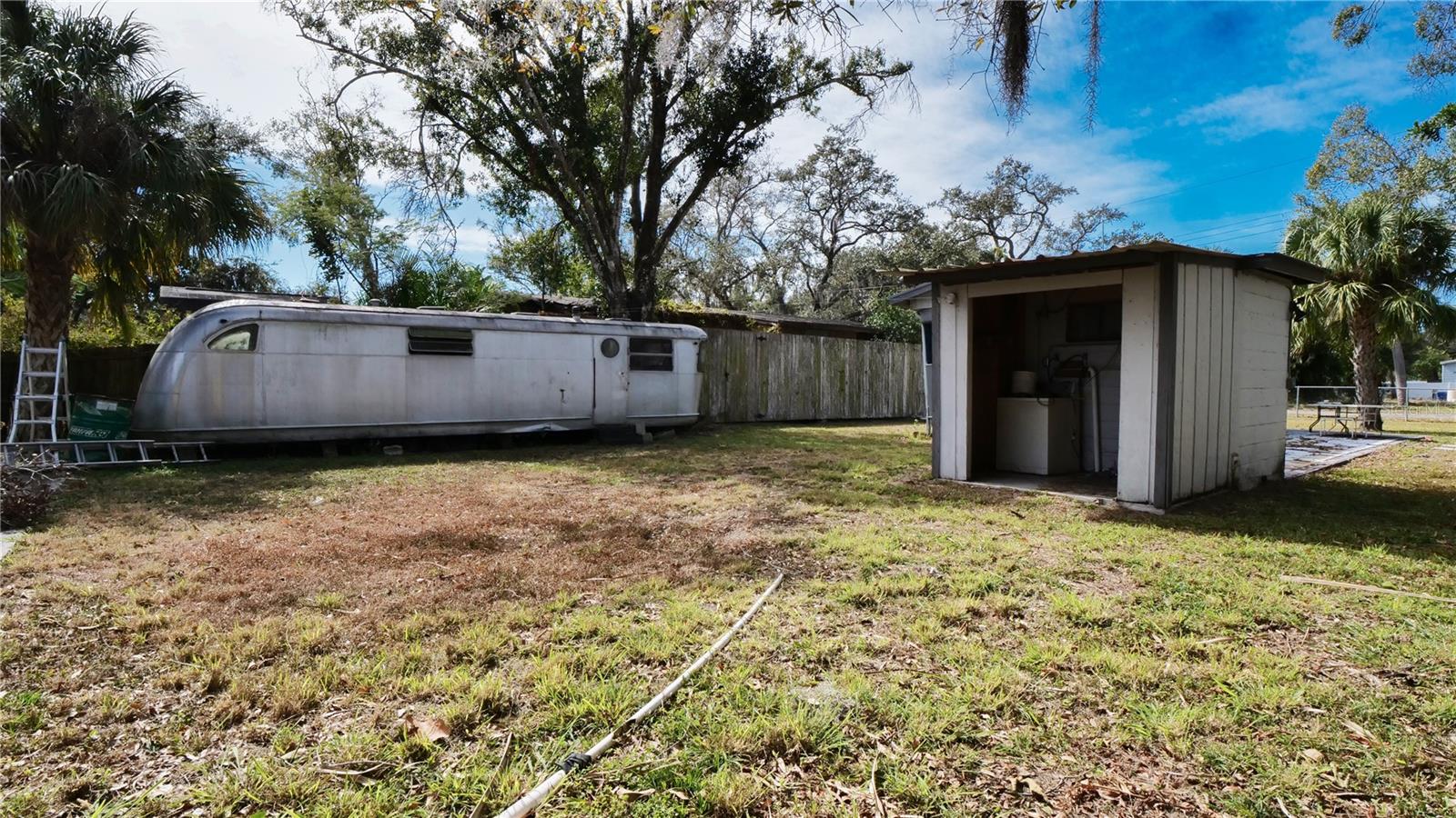 Image 3 of 11 For 4821 Victoria Avenue