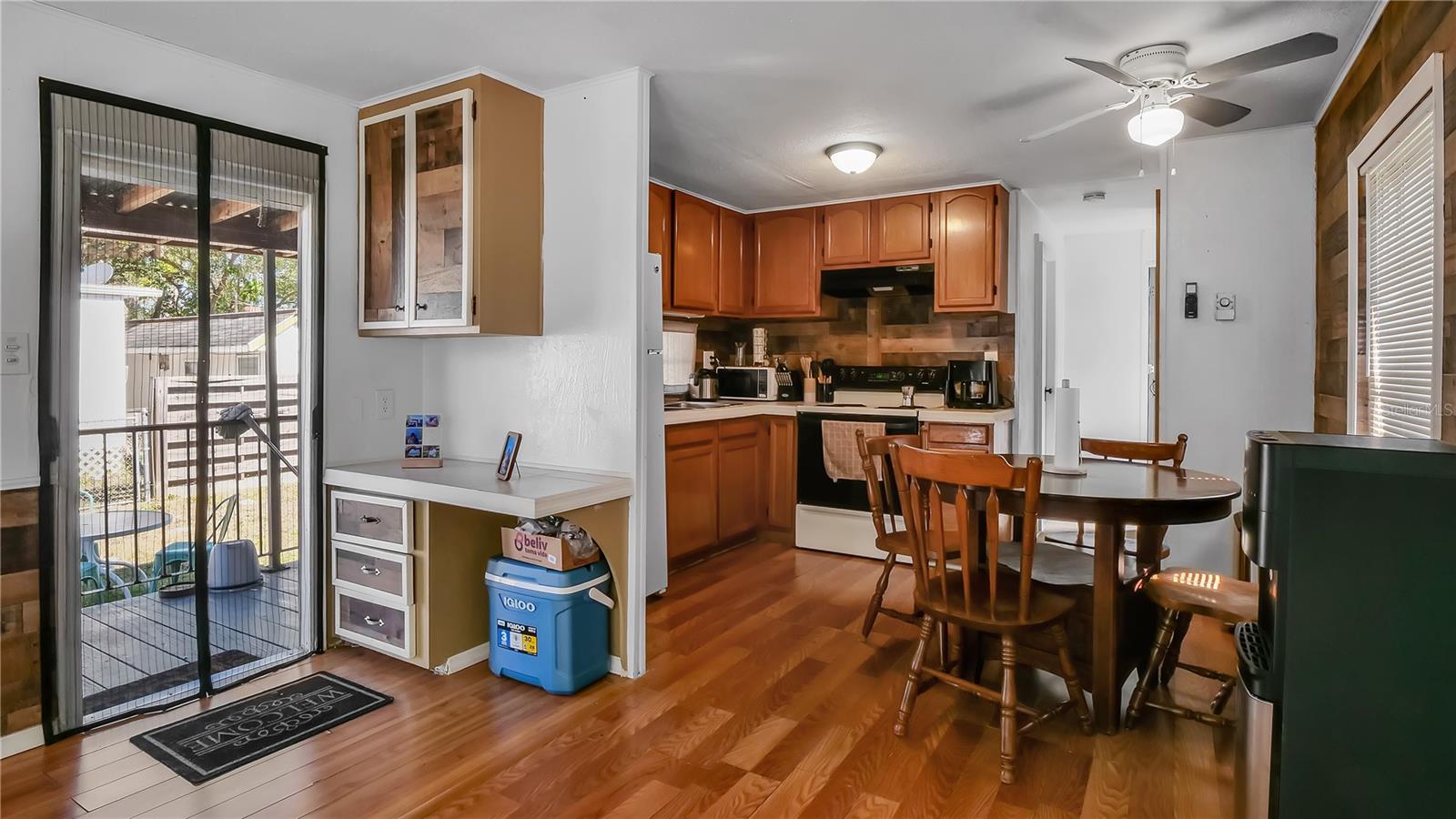 Image 10 of 24 For 4881 Victoria Avenue